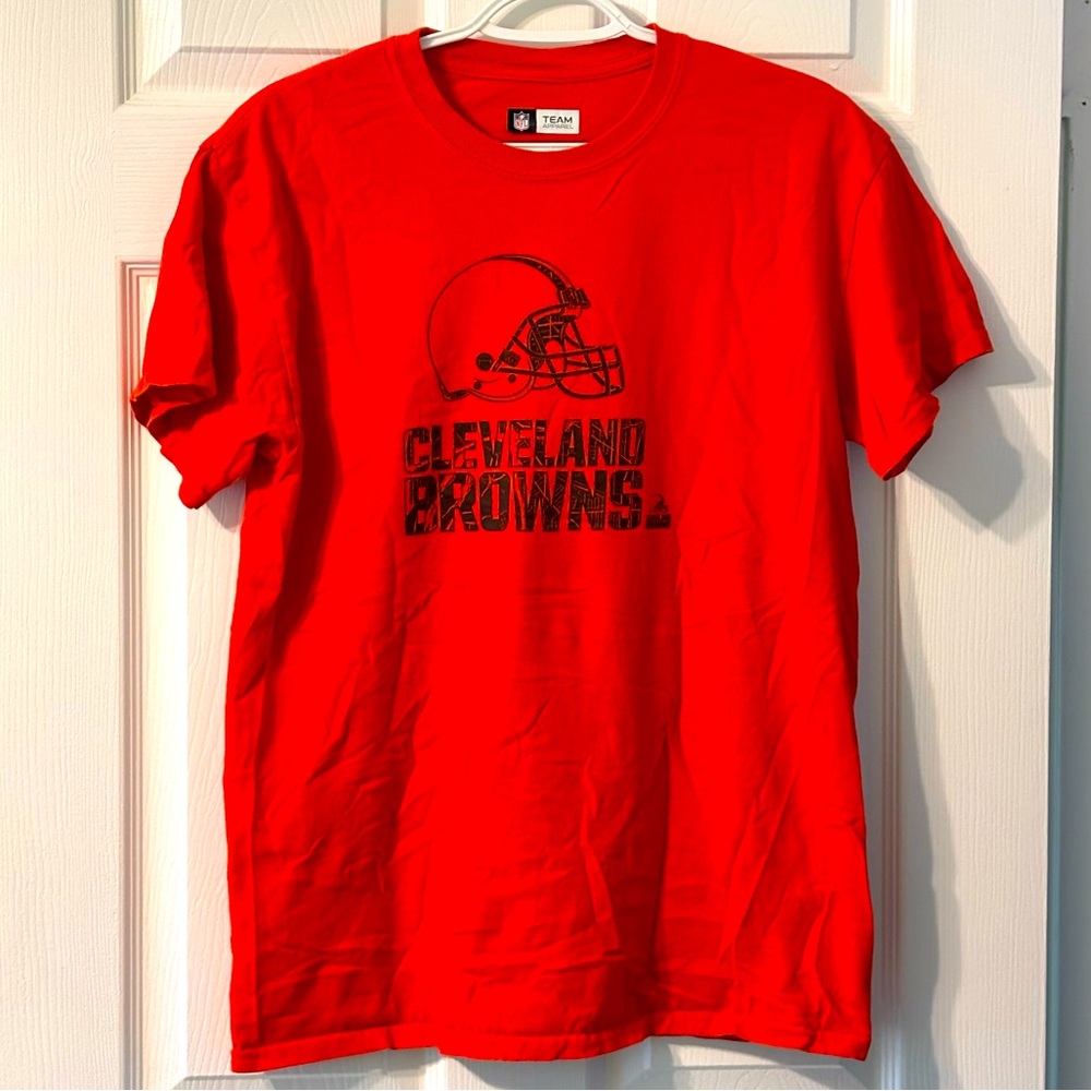 Cleveland Browns NFL Team Apparel T-shirt, Men’s size Medium